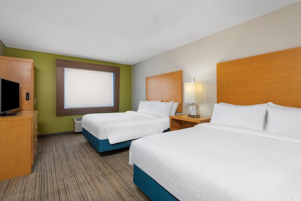 Holiday Inn Express & Suites Wheat Ridge-Denver West by IHG photo 17