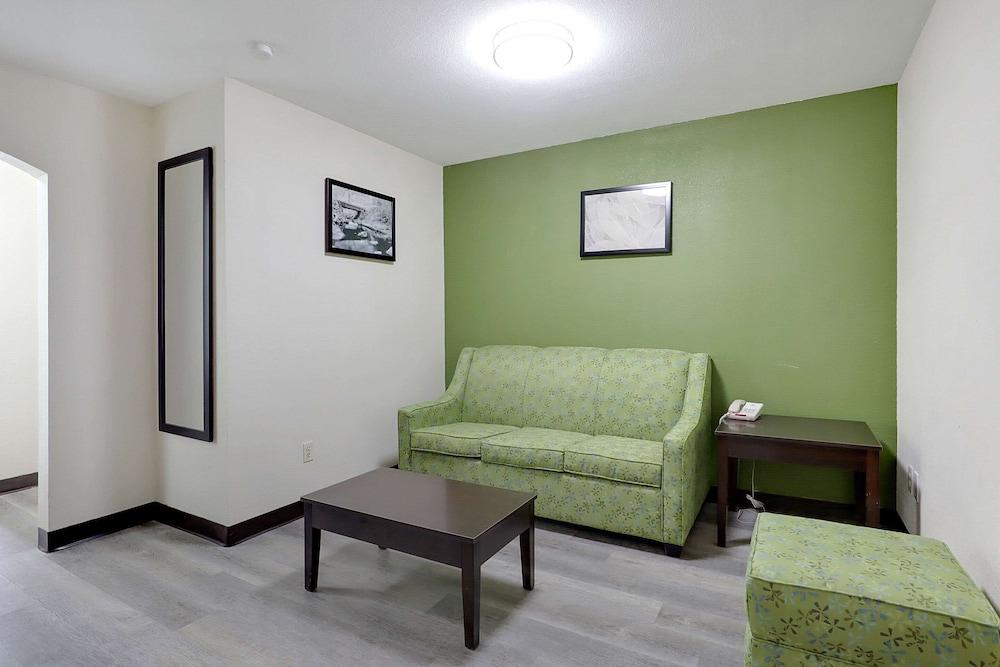 Quality Suites Albuquerque Airport photo 7
