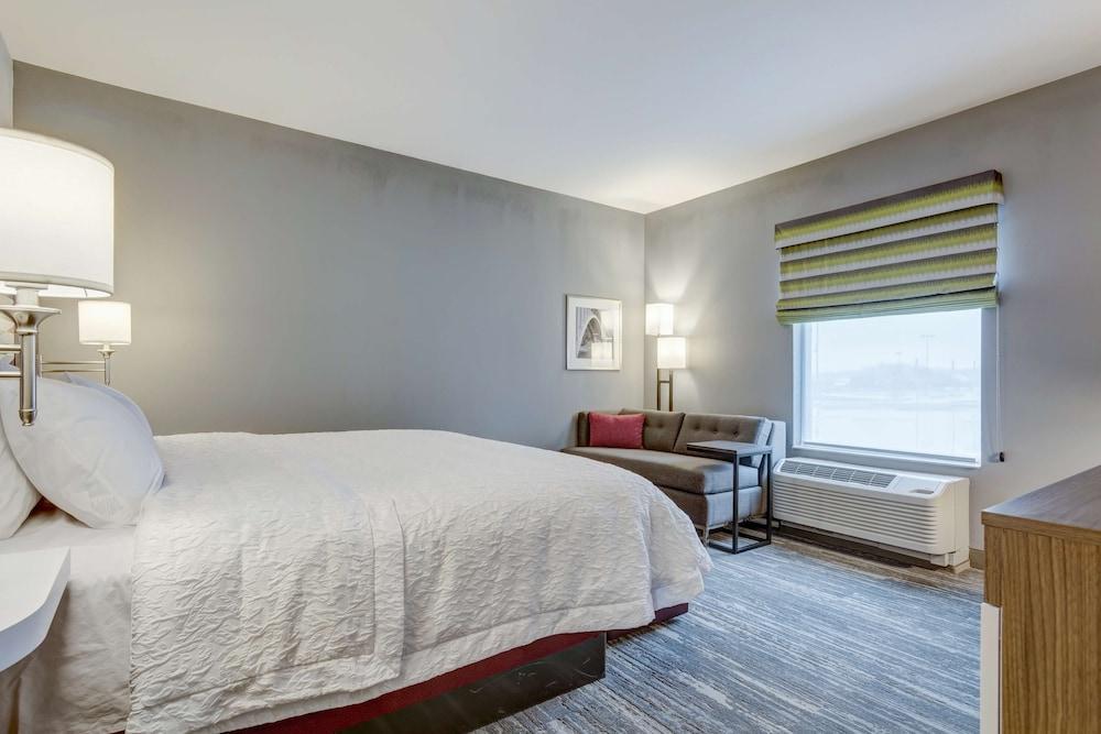 Hampton Inn St. Louis Wentzville photo 21