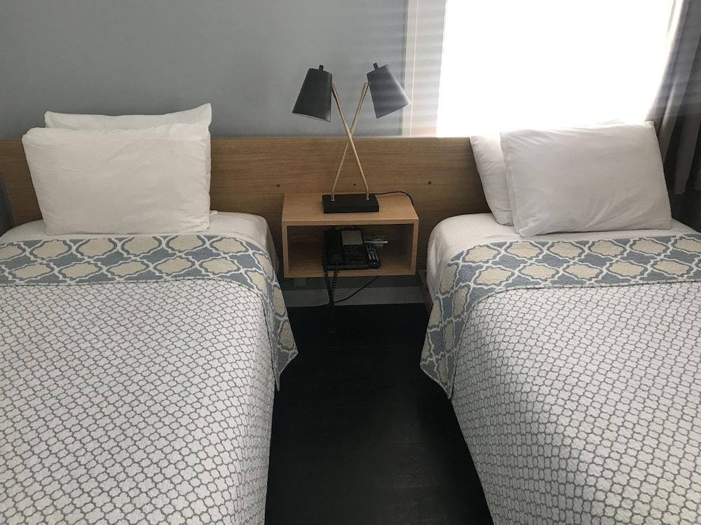 Touchstone Hotel - City Center photo 11