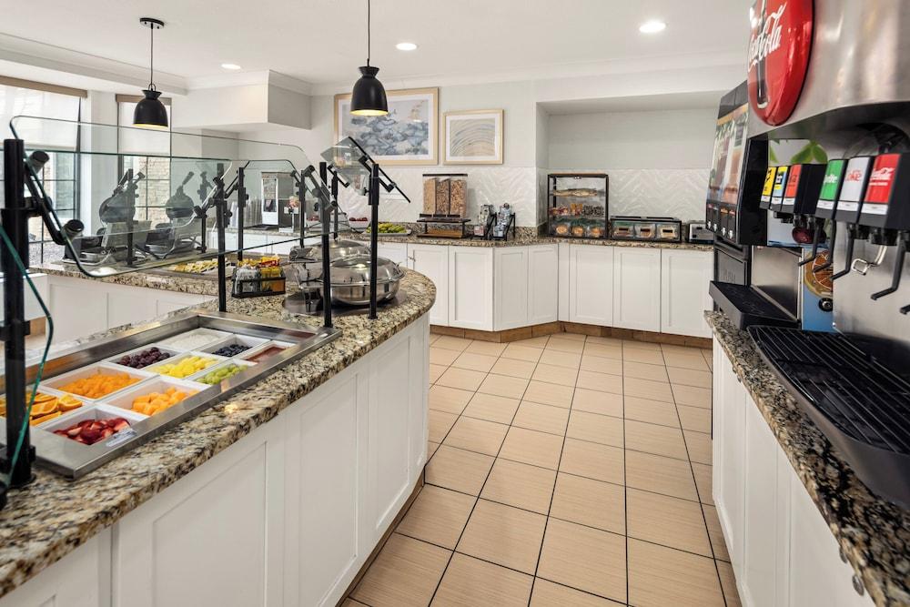 Staybridge Suites MPLS-Maple Grove/Arbor Lakes by IHG photo 47