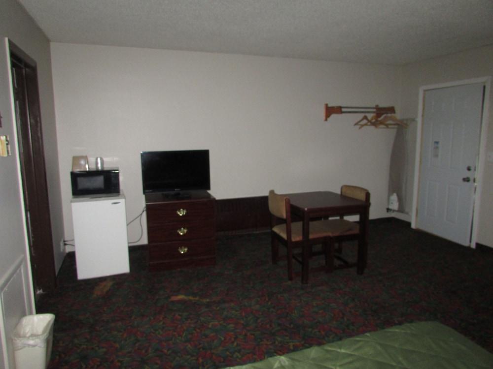 Gas Lite Motel photo 21
