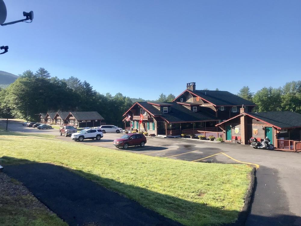 Swiss Chalets Village Inn photo 41