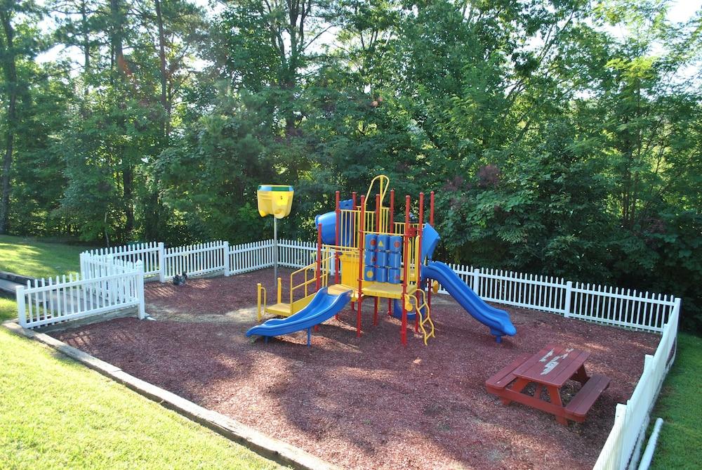 Laurel Point Resort photo 30