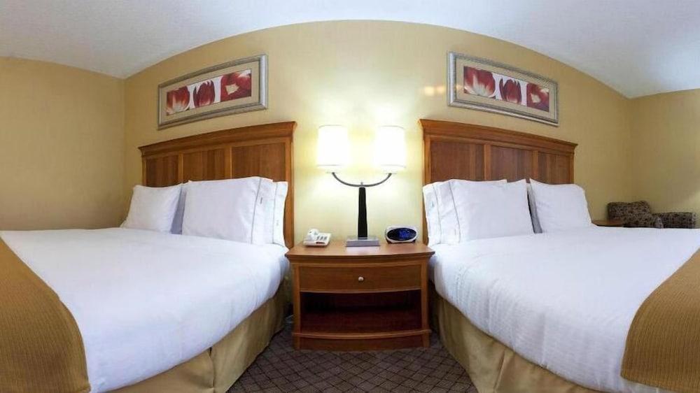 Holiday Inn Express Hurricane by IHG photo 3