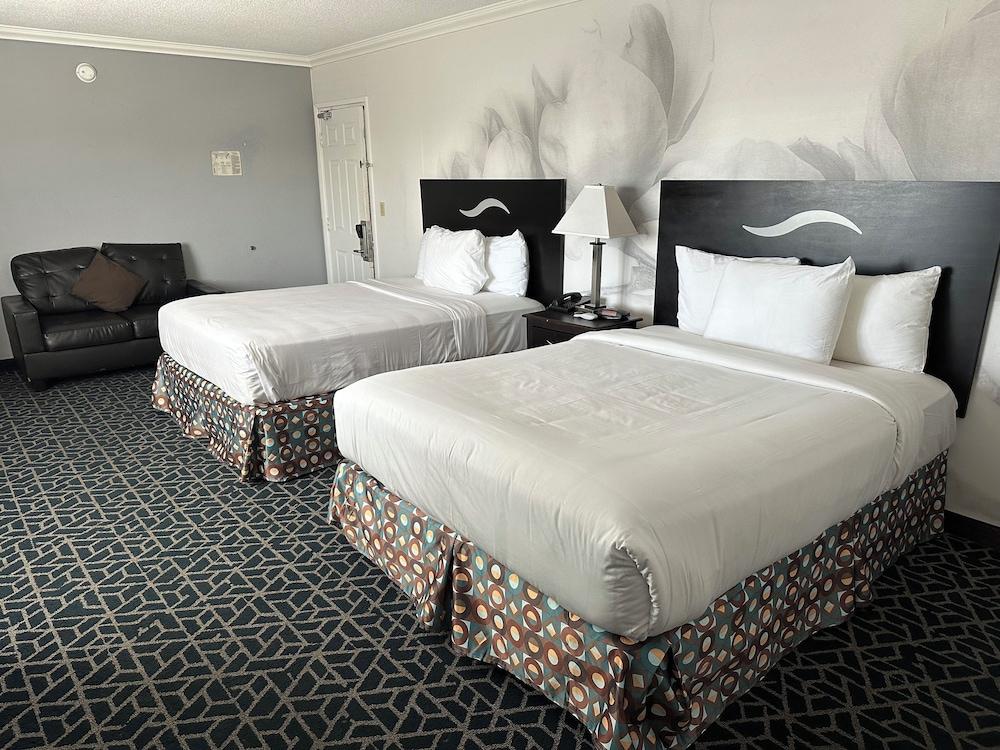Dusk Hotel photo 23