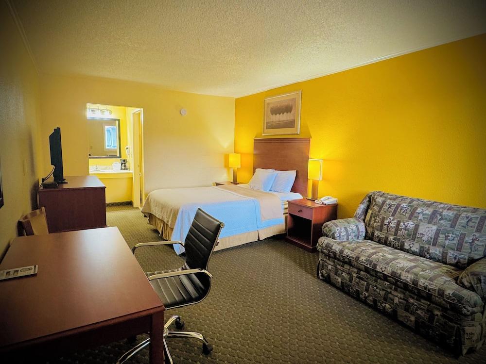 Alamo Inn photo 8