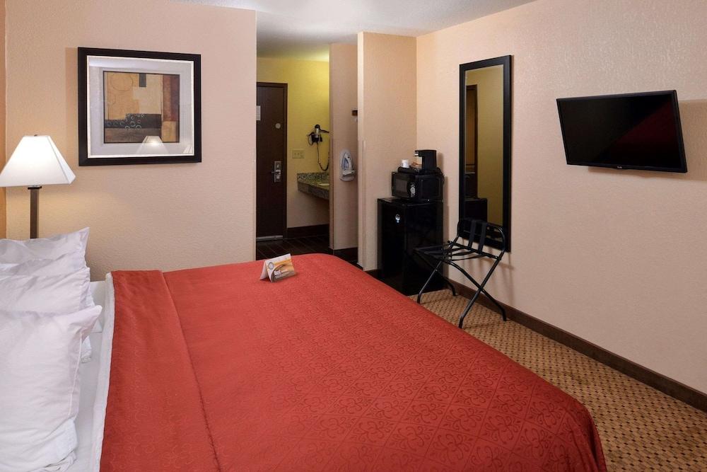 Quality Inn Appleton West photo 8