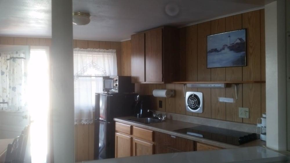 Hills Motor Court & Marina photo 7