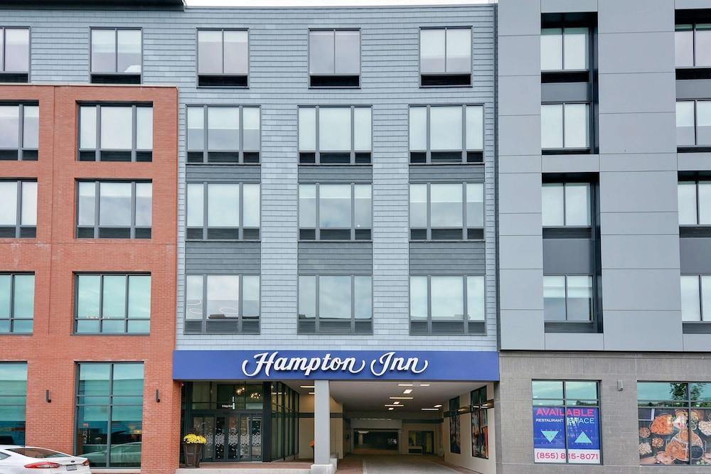 Hampton Inn Salem Boston photo 41