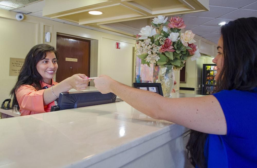 B&B Hotel Orlando International Drive Near Universal - Newly Renovated! photo 4
