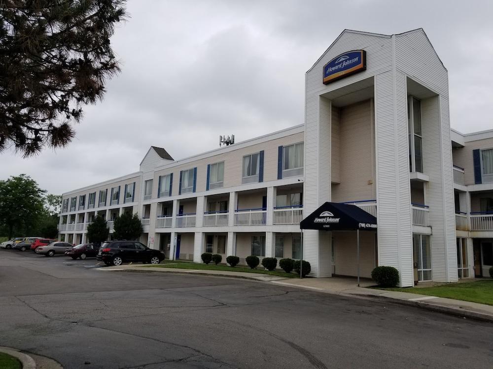 Travelodge by Wyndham Lansing IL photo 21