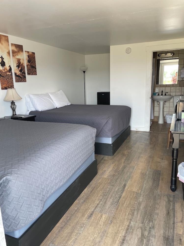 Brownings Motel photo 3