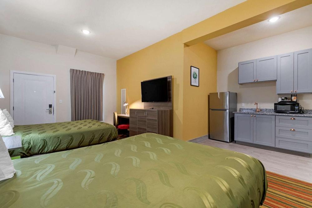 Quality Inn & Suites Elgin photo 10