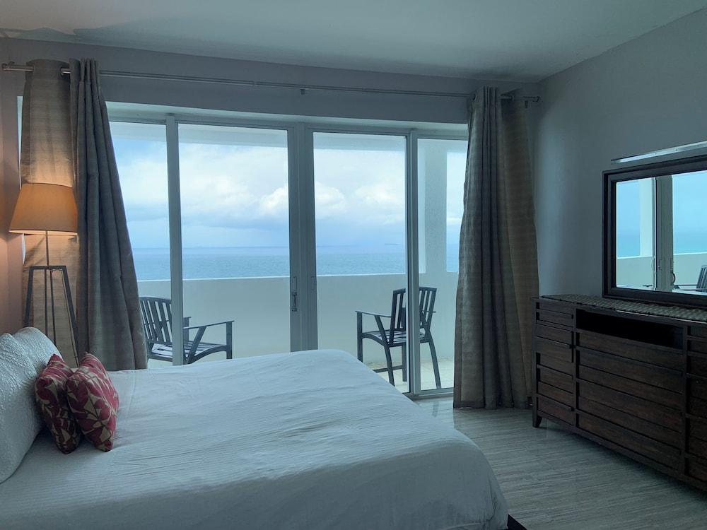 Penthouse oceanview photo 10
