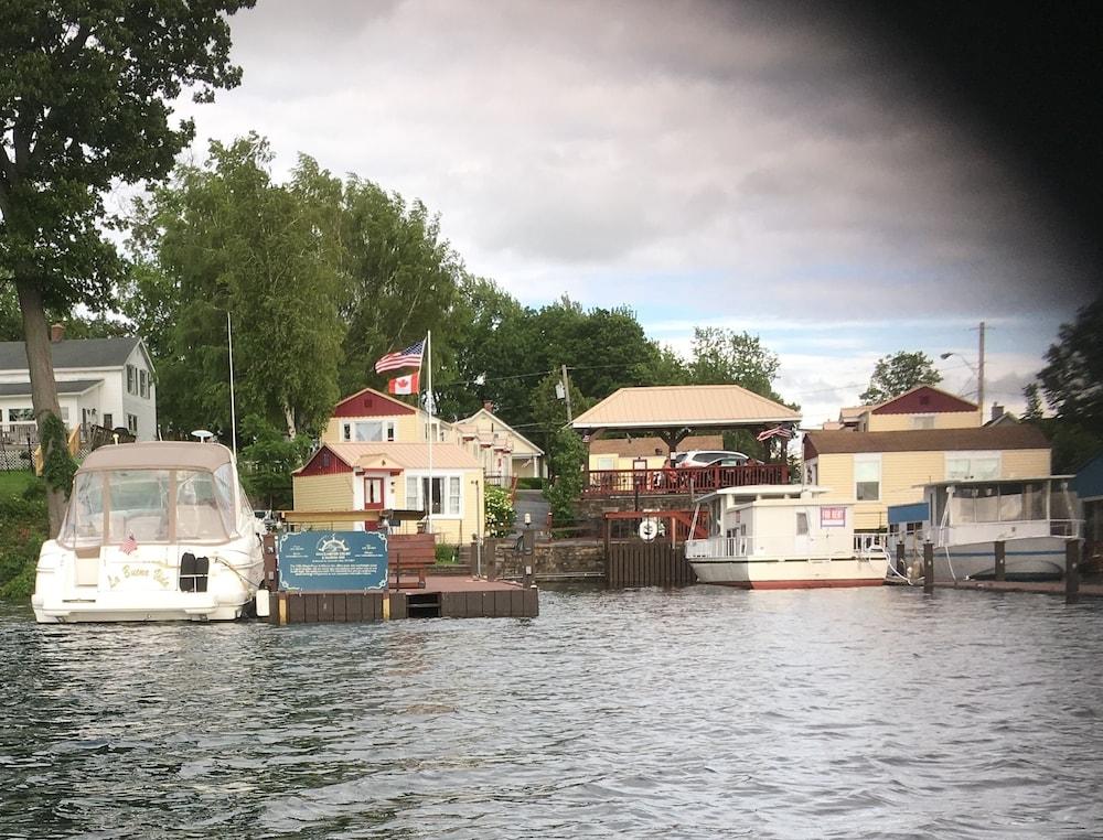 Hills Motor Court & Marina photo 62