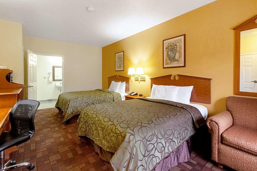 Quality Inn & Suites Dickson photo 6