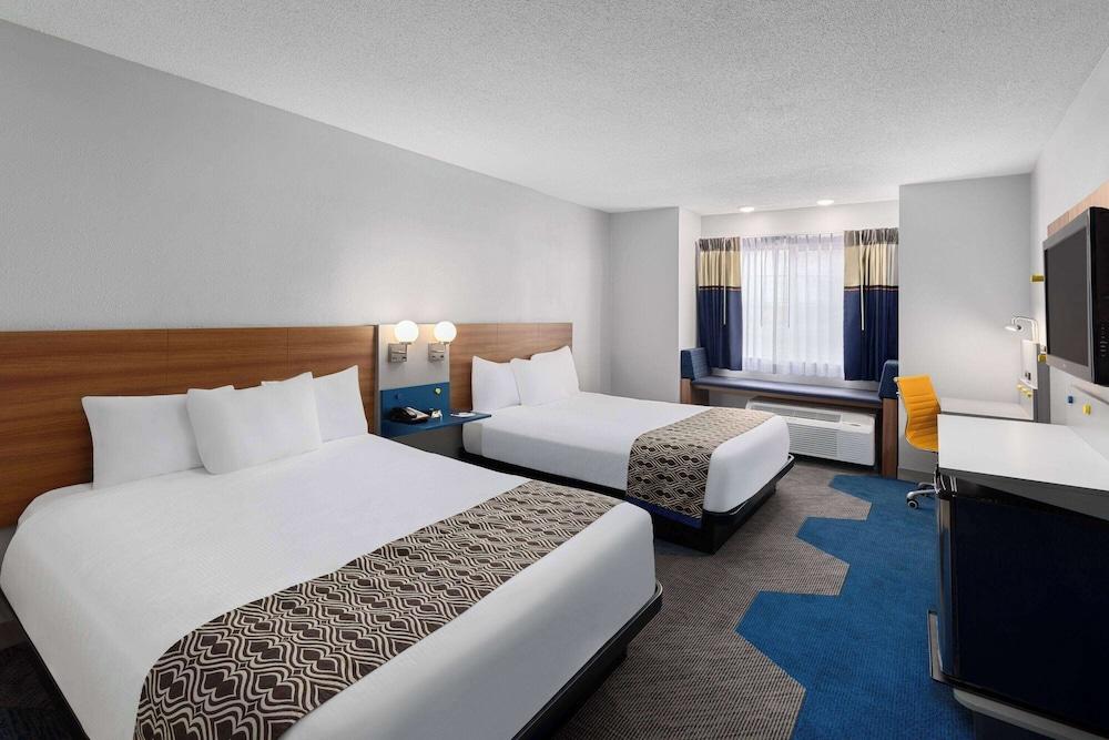 Microtel Inn by Wyndham Bowling Green photo 8