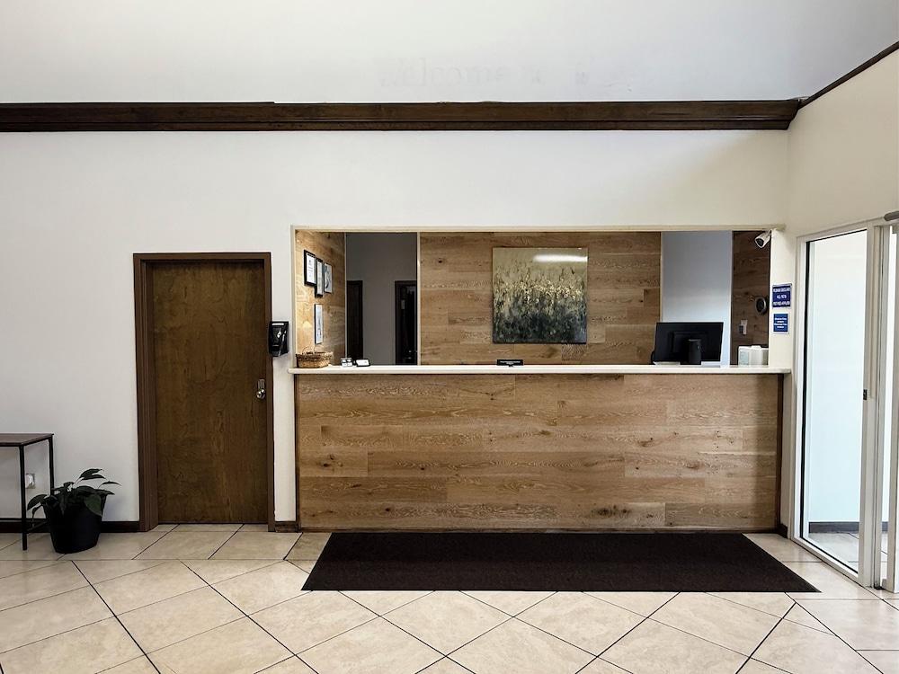 Americas Best Value Inn Wiggins photo 5