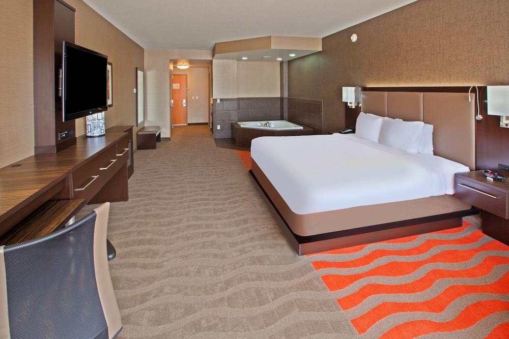 Holiday Inn Express and Suites Columbus Edinburgh by IHG photo 6