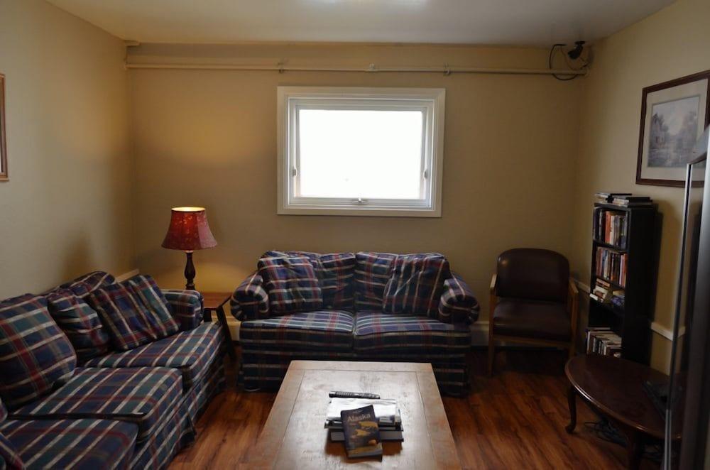 Bent Prop Inn & Hostel Downtown photo 37