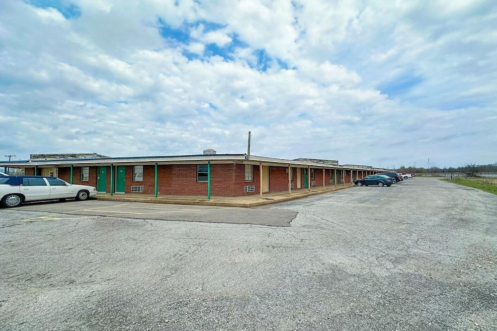 Shamrock Kings Inn By Oyo Marked Tree I-555 photo 88