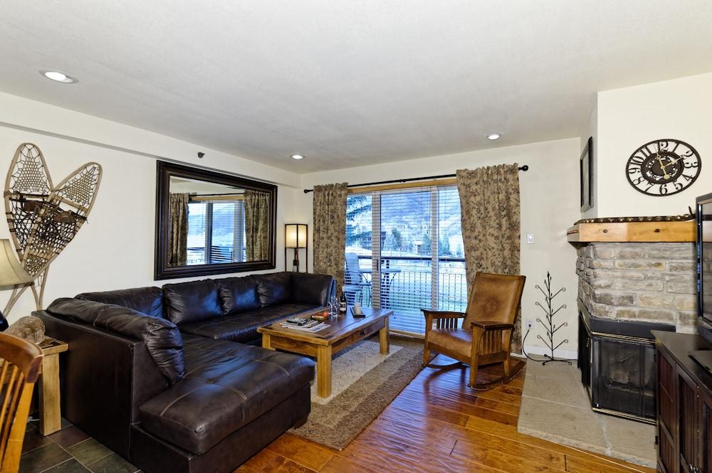 The Crestwood Condominiums photo 19