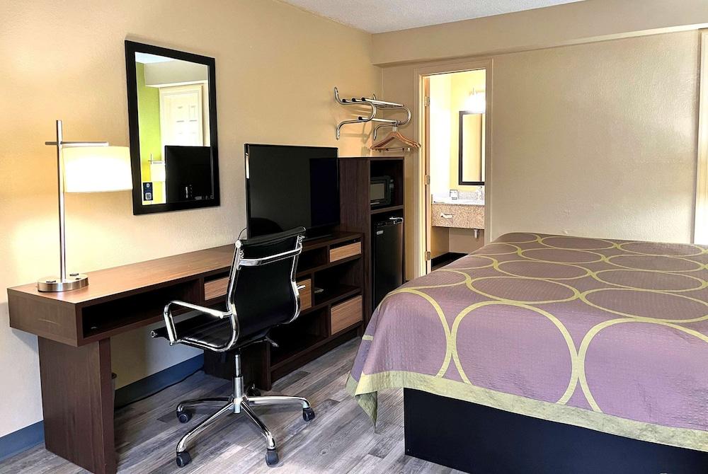 Super 8 by Wyndham Lafayette / Purdue Area photo 33