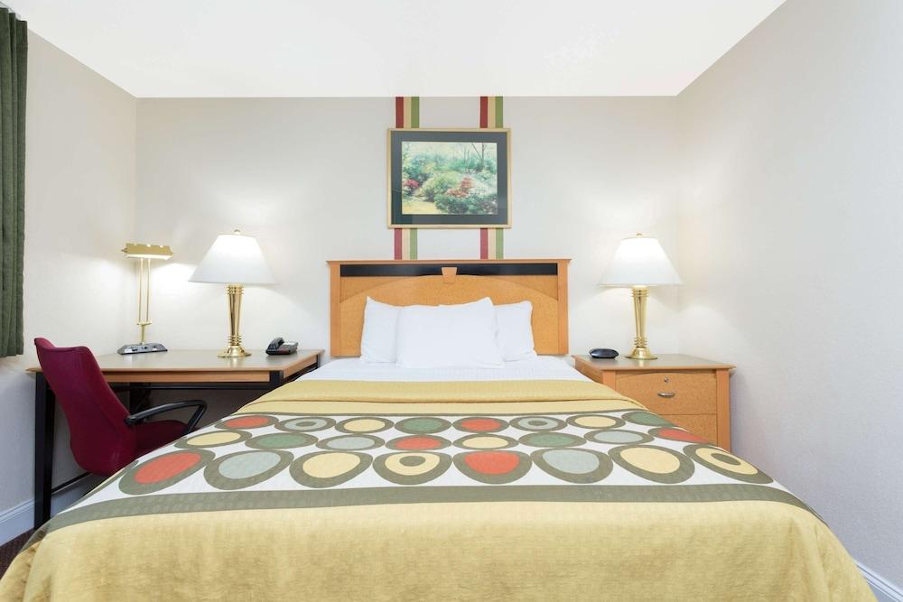 Super 8 by Wyndham Anderson/Clemson Area photo 11