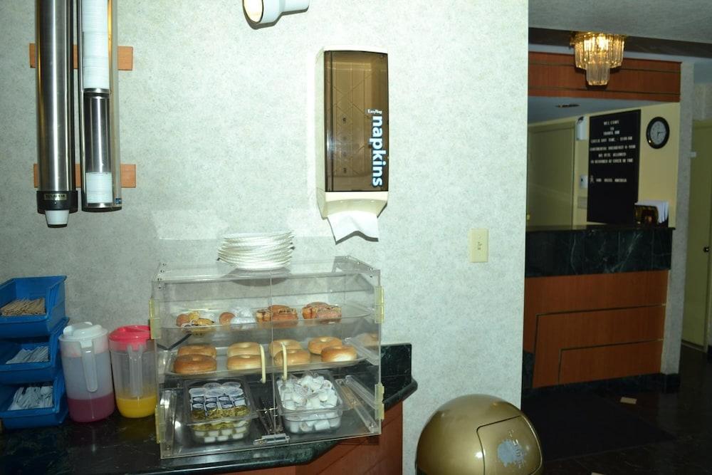 Travel Inn photo 16