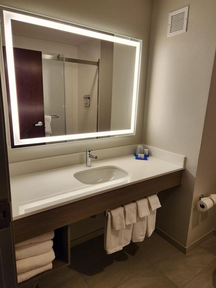 Holiday Inn Express & Suites Perry by IHG photo 31