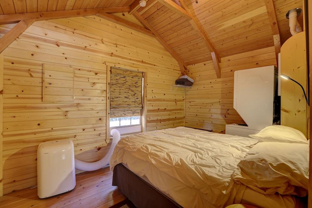 Rustic Ridge Cabins, Charming Retreat (3 Options!) photo 12