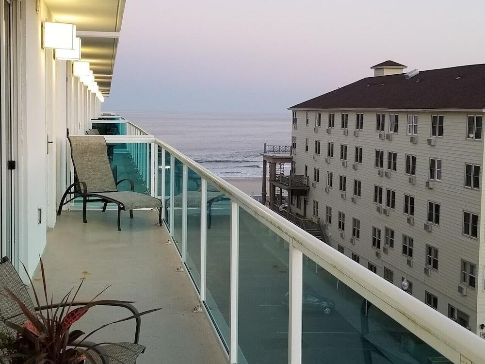Miramar Condominiums photo 5