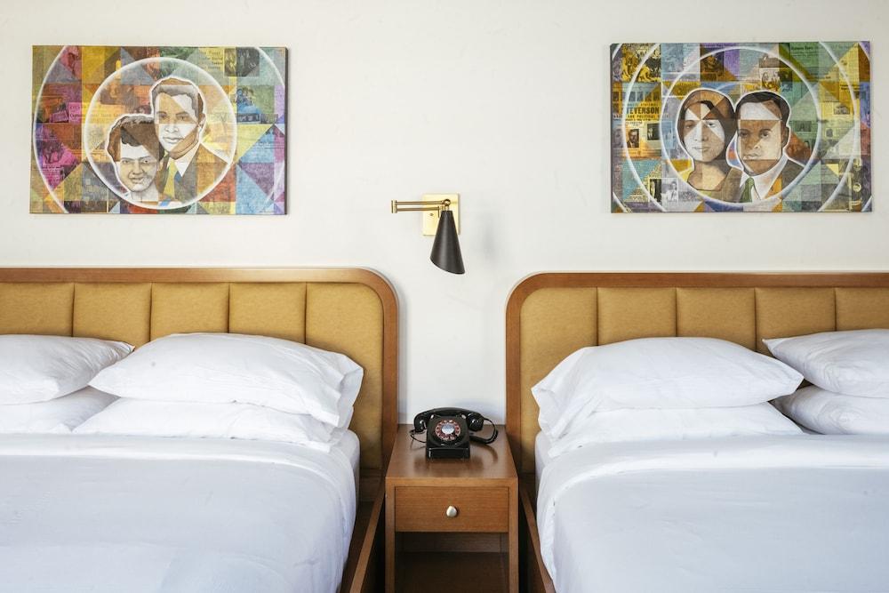 Dew Drop Inn photo 3