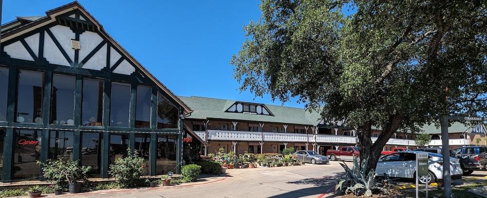 Edelweiss Inn And Suites photo 2