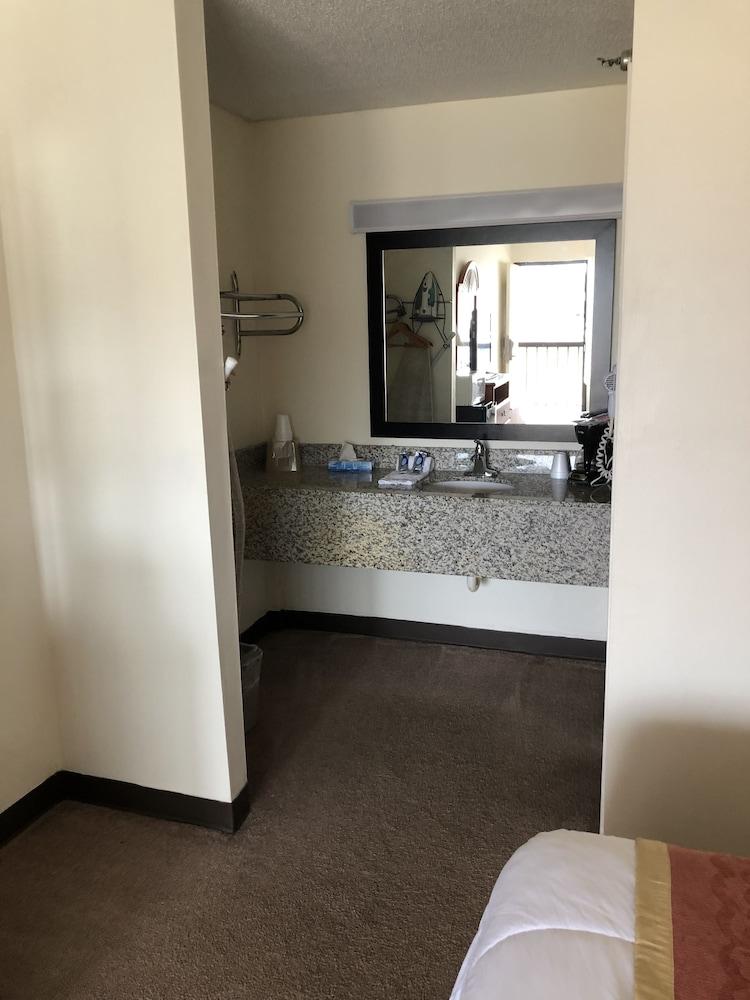 Travel Inn photo 15
