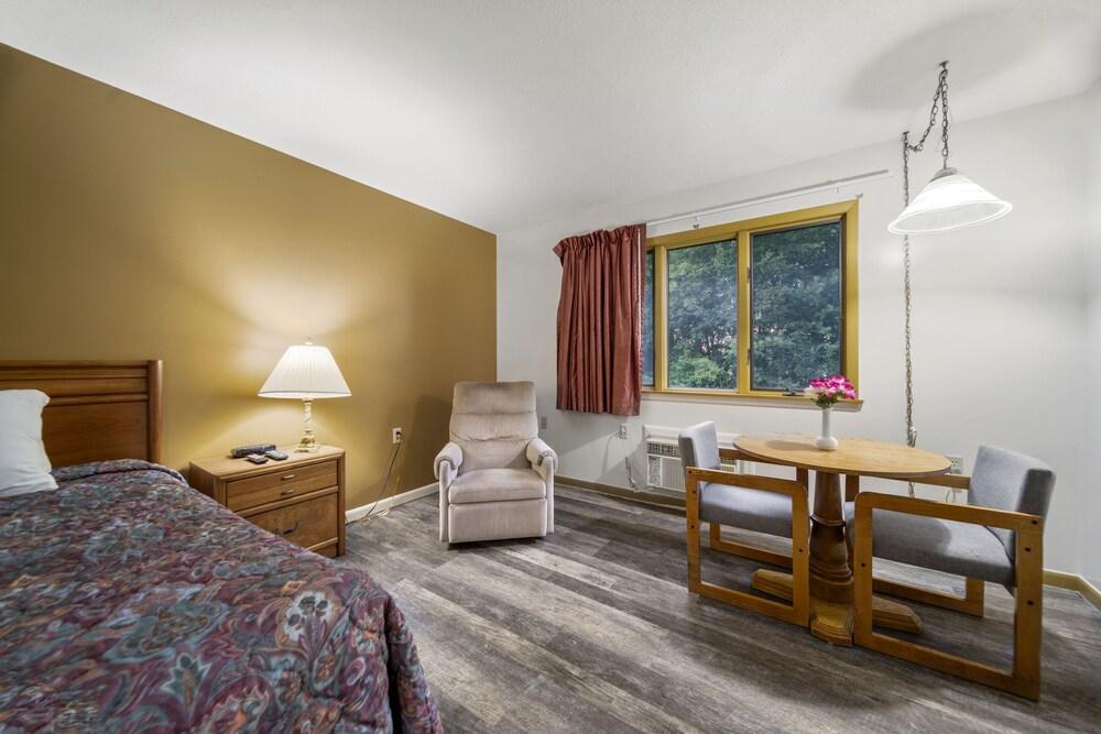 Executive Inn Cass City photo 18