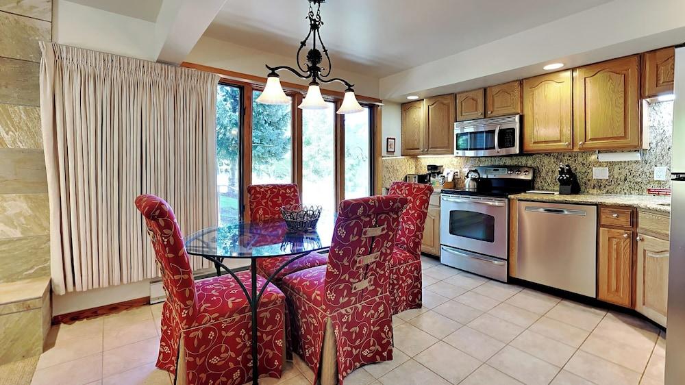 The Timberline Condominiums photo 26