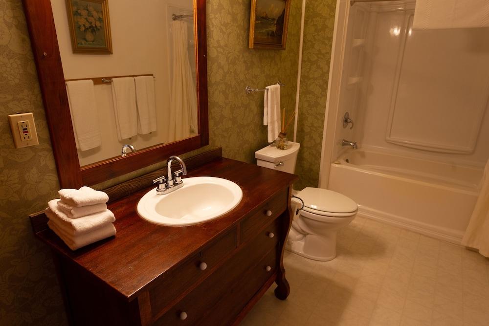 The Historic Requa Inn photo 60