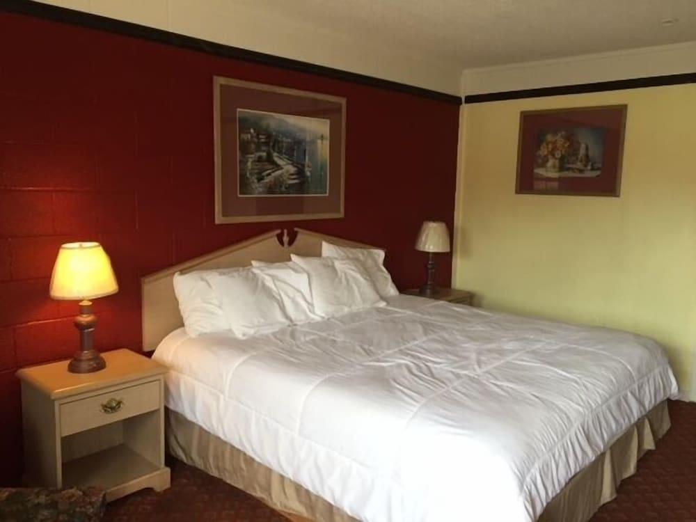 Tower Motel photo 6