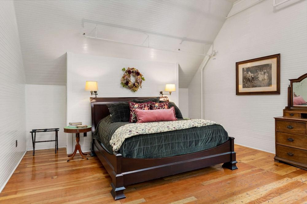 Mccloud Mercantile Hotel photo 55