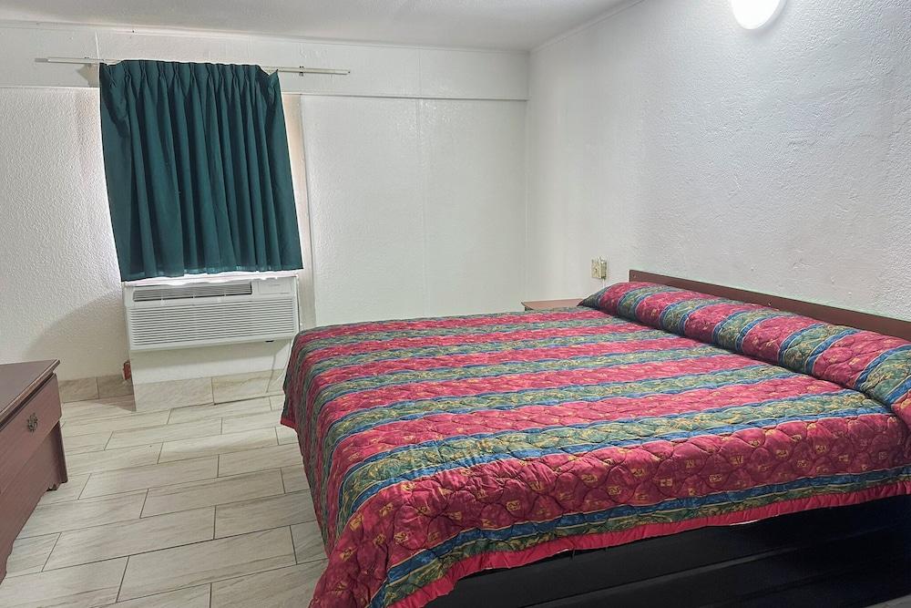 Shamrock Kings Inn By Oyo Marked Tree I-555 photo 43
