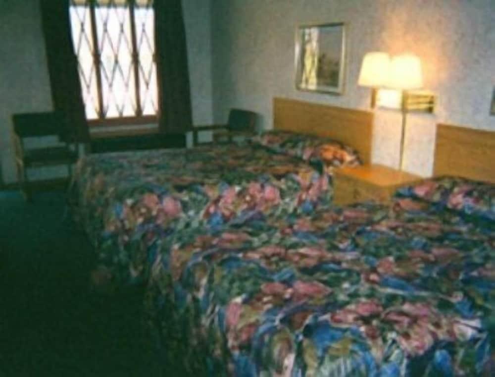 Relax Inn photo 1