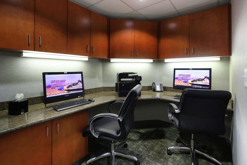 Hampton Inn & Suites Tucson East/Williams Center photo 31