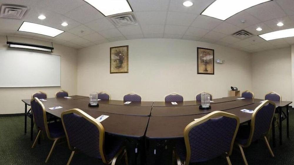 Candlewood Suites St. Joseph / Benton Harbor by IHG photo 10