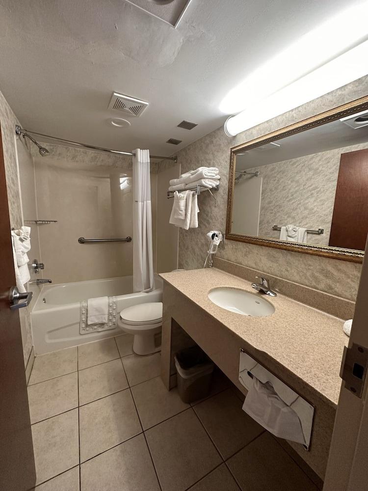 Breakers Resort Inn photo 11