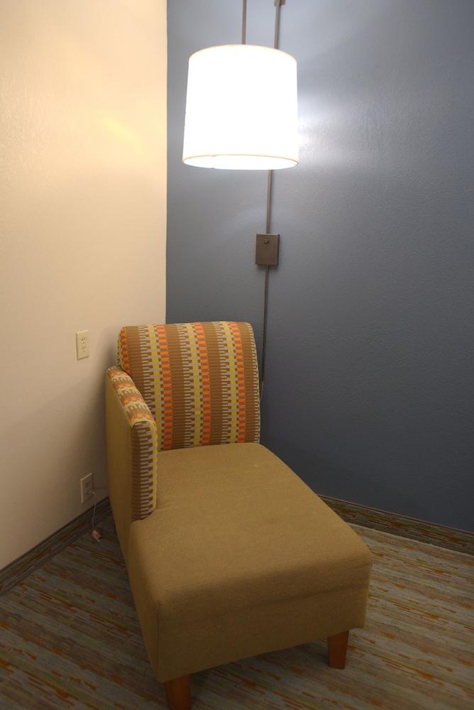 Holiday Inn Express Anderson by IHG photo 15