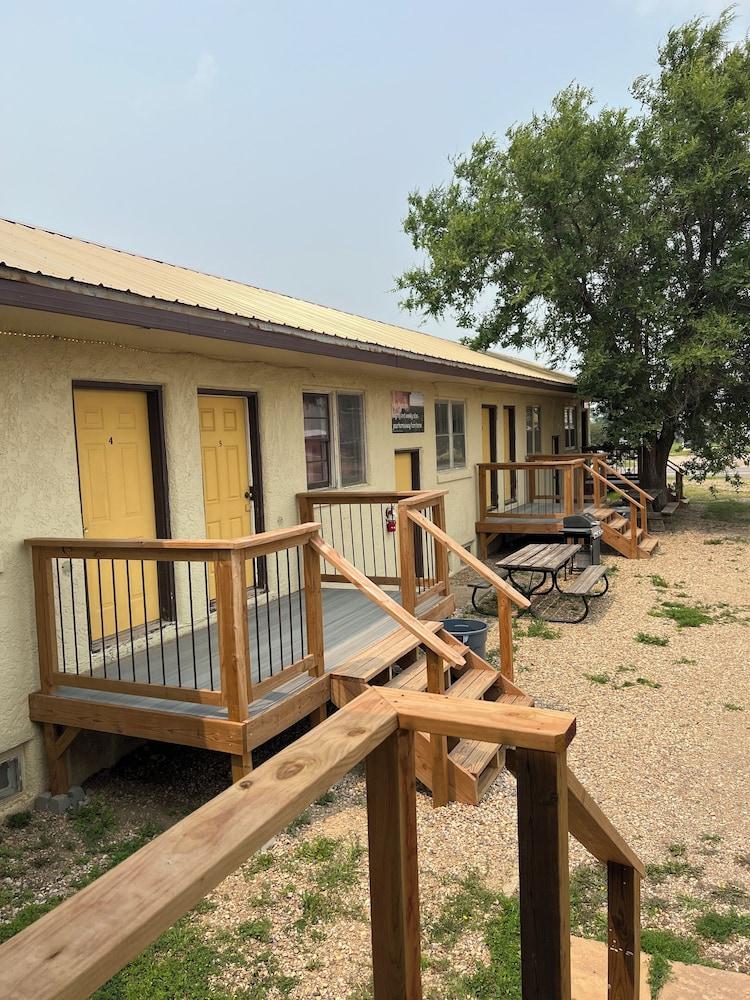 High Plains Inn photo 2