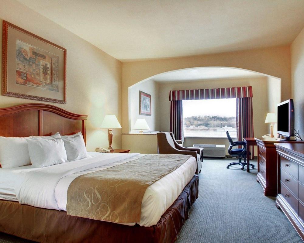 Clarion Suites Vidalia Riverfront photo 11