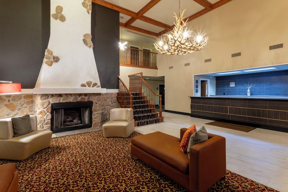 GrandStay Hotel & Suites - Waunakee photo 2